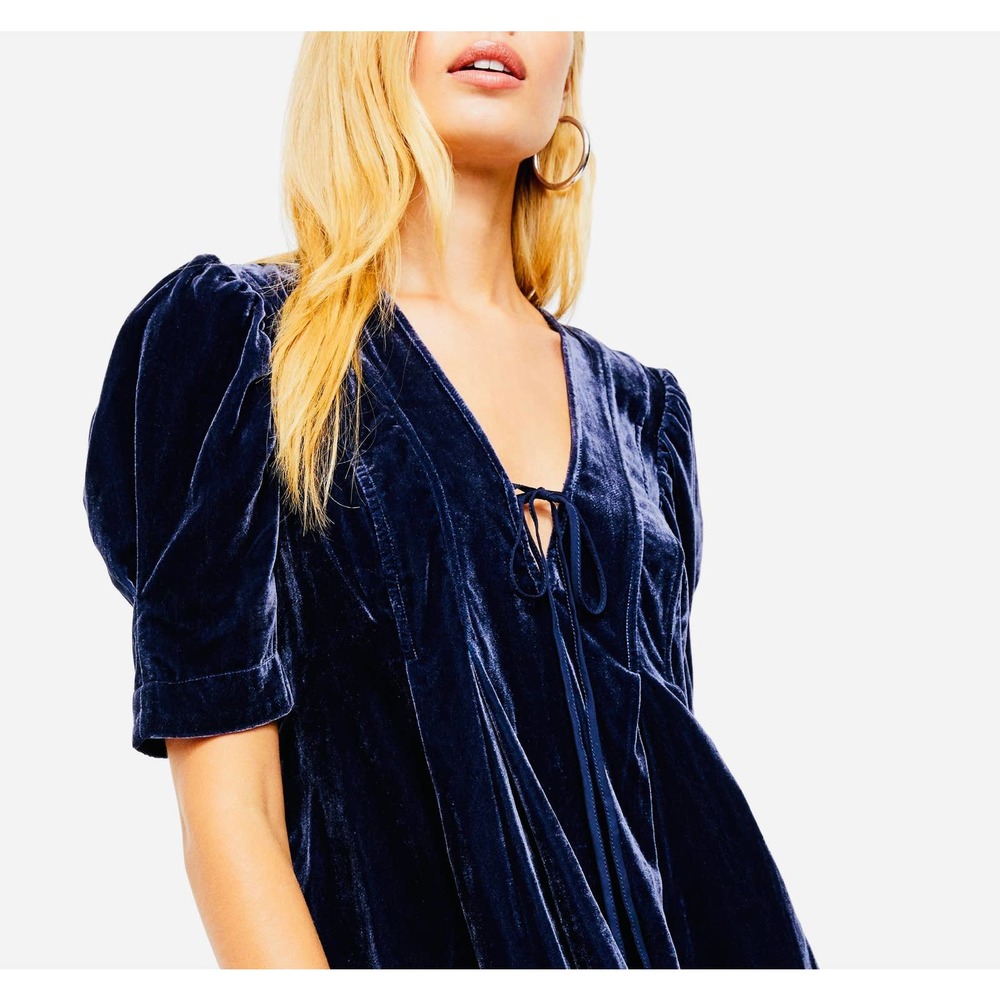 Bershka Womens Velour Tunic Blouse NWT Size M 0057